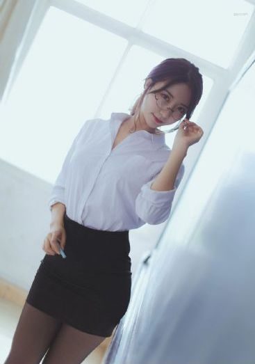 女大学生沙龙市